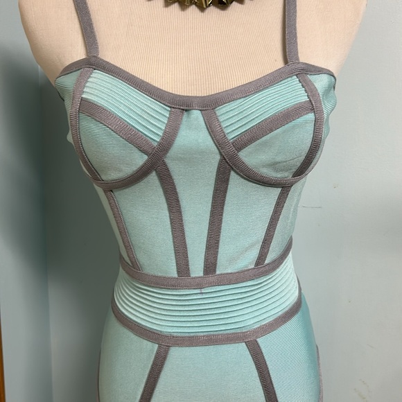 Gorgeous light blue bandage dress new with tags - Picture 2 of 5